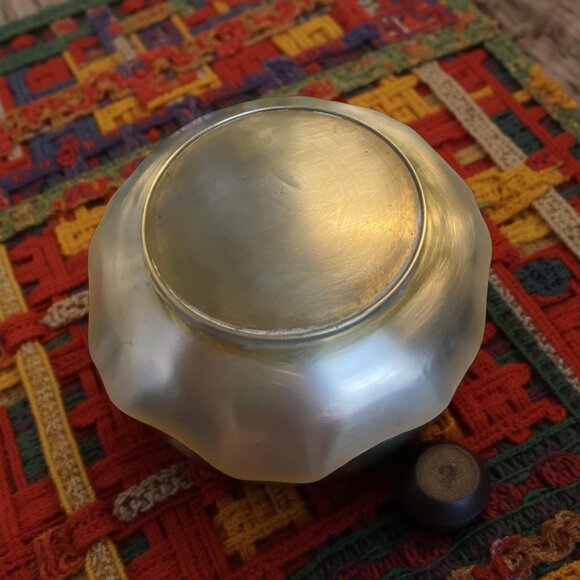 Vintage Heavy Brass Scalloped Dish – Solid 3lb Hammered Brass Bowl – Boho Altar - Picture 4 of 6